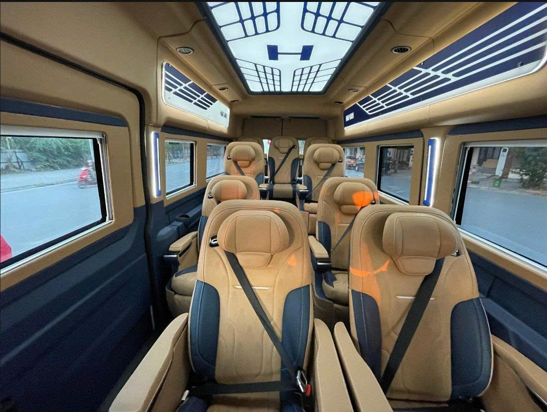 Limousine Luxury 11 Chỗ